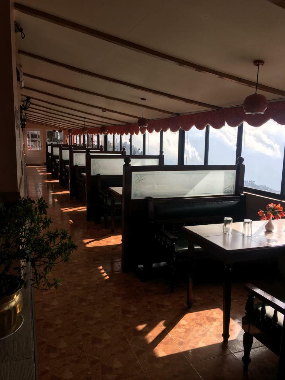 Travellers' Inn ダージリン エクステリア 写真